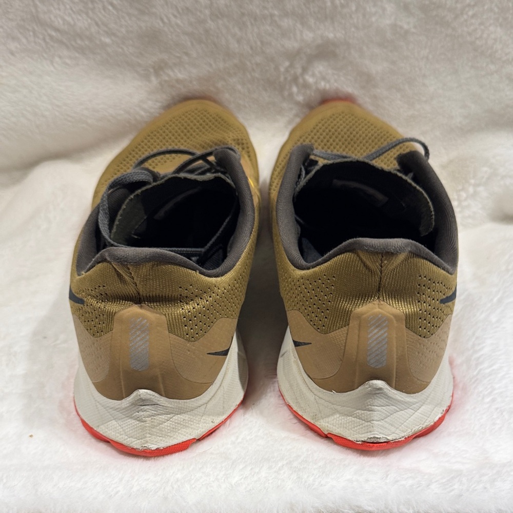 Nike Pegasus 36 Trail Shoes in Tan and Red - Picture 4 of 8